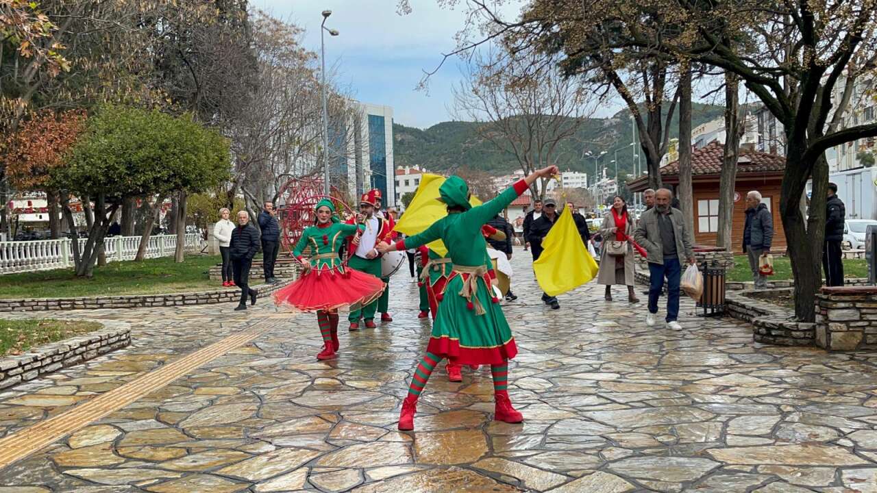 Menteşe’de Yılbaşı Korteji Coşkusu 2